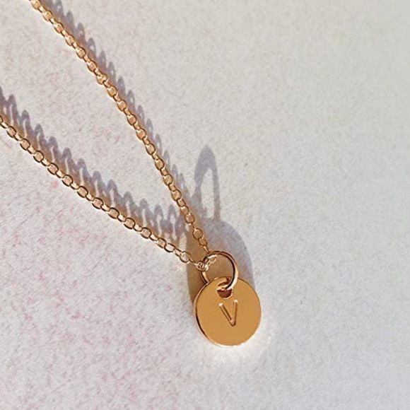 18k Gold-Plated V Initial Circle Pendant Necklace - Picture 2 of 2